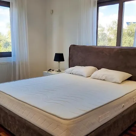 Villa Leto 13 *