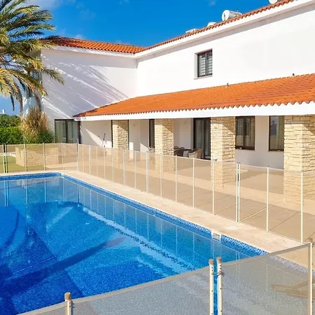 Leto 13 Villa