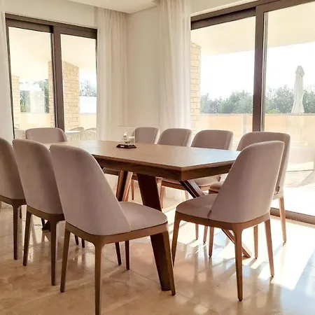 Leto 13 Villa