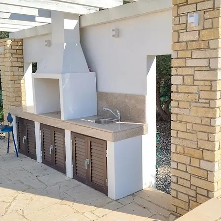 Leto 13 Vilă Paphos