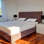 Leto 13 Vilă