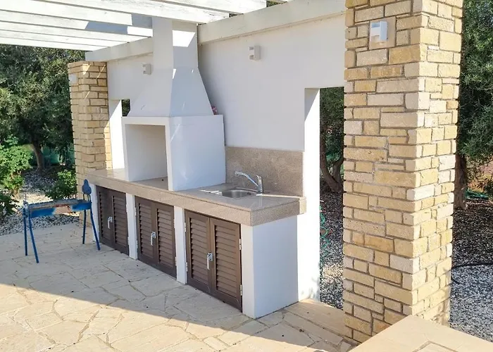 Leto 13 Βίλα Πάφος